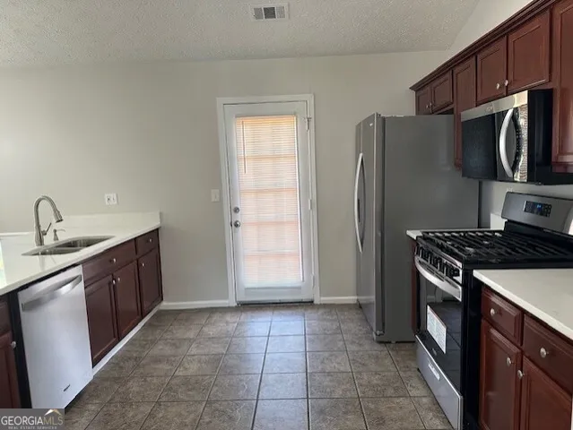 $2,100 | 10650 Daisy Cove, Hampton, GA 30228