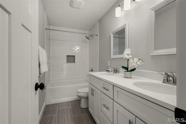 $649,900 | 9241 Merritt Avenue, Rock Hill, MO 63144