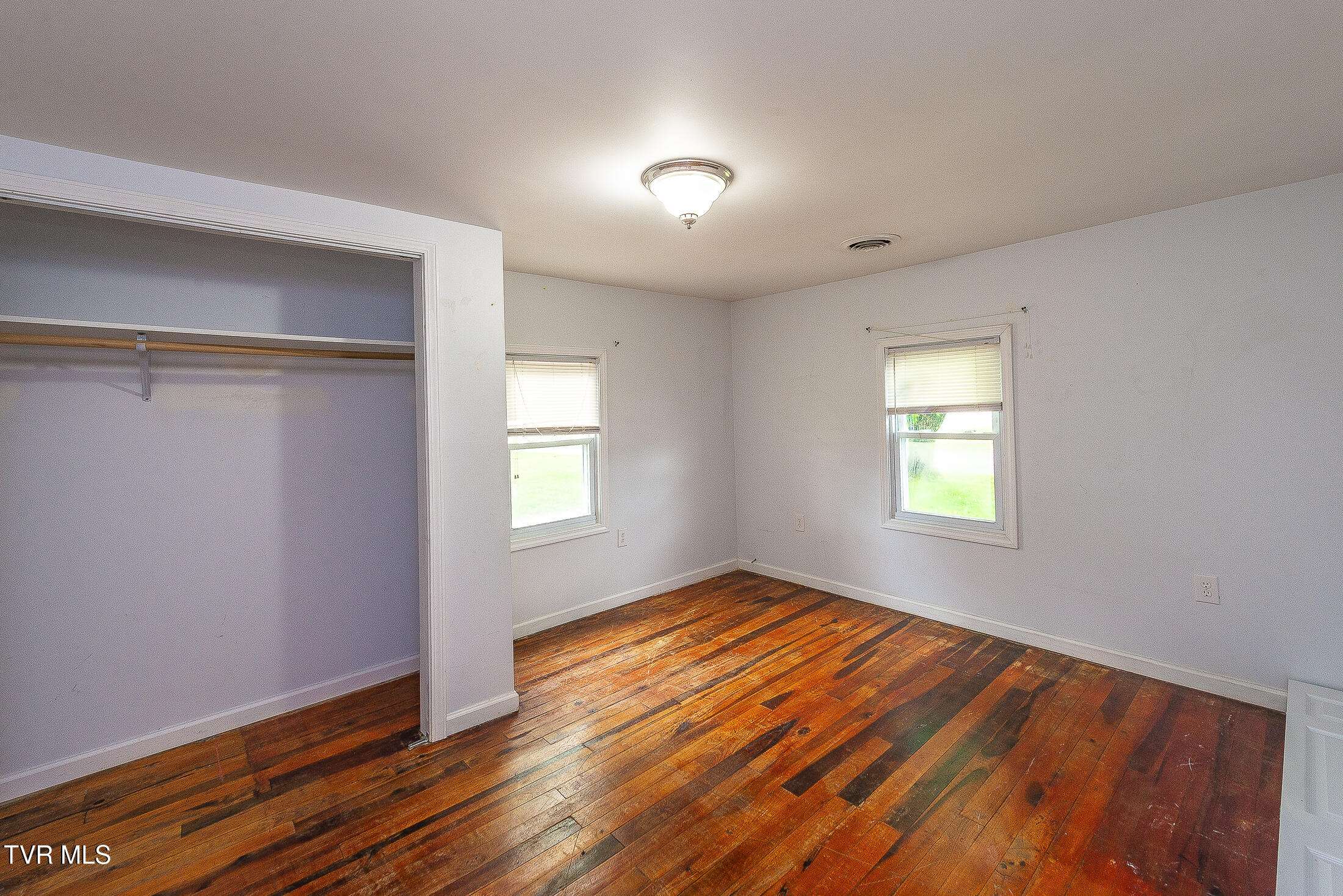 524 Old Beason Well Road Kingsport, TN 37660 - Photo 12 of 22 DSC_0365