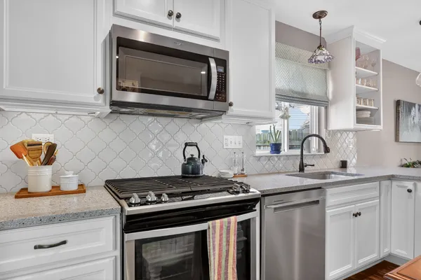 $419,000 | 231 Lenox Court, Grayslake, IL 60030