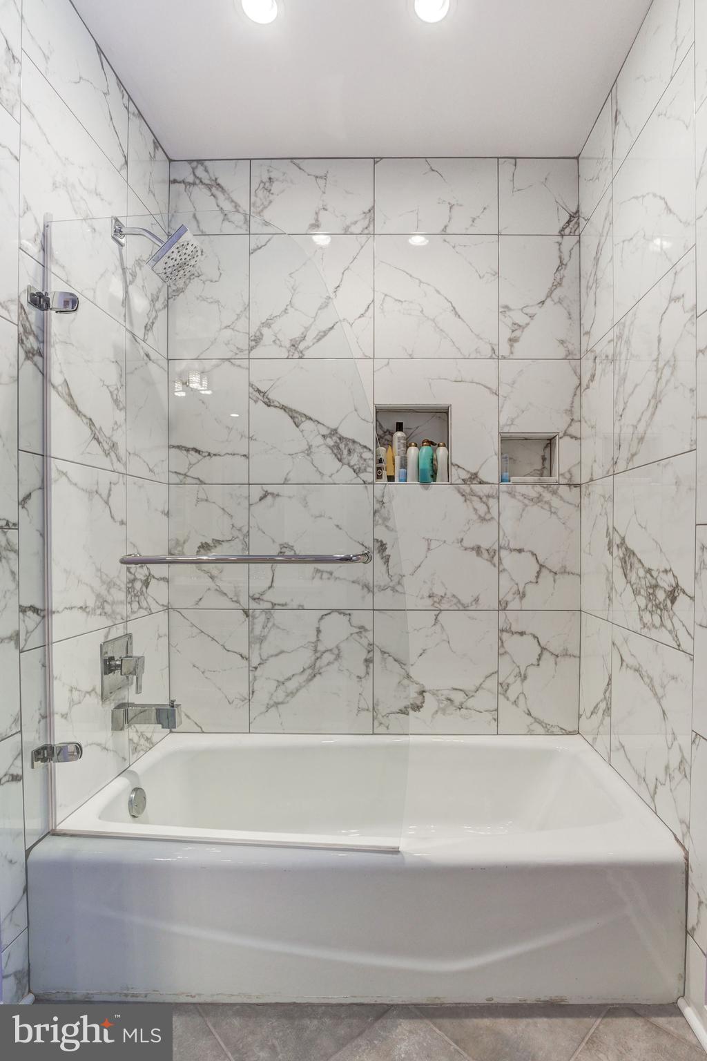 3901 North Ridgeview Road Arlington, VA 22207 - Photo 22 of 30 Bathroom