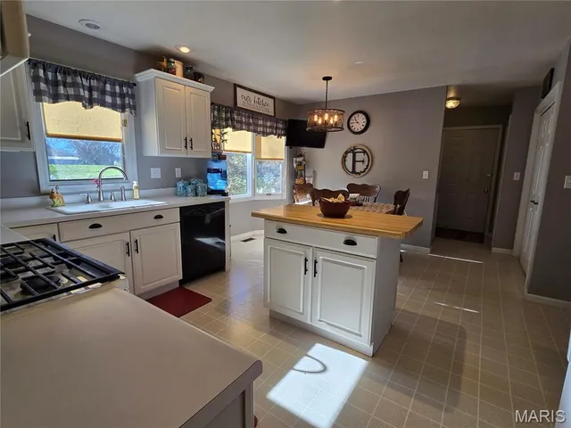 $225,000 | 310 East 1st Street, Ramsey, IL 62080