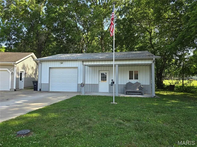 $225,000 | 310 East 1st Street, Ramsey, IL 62080