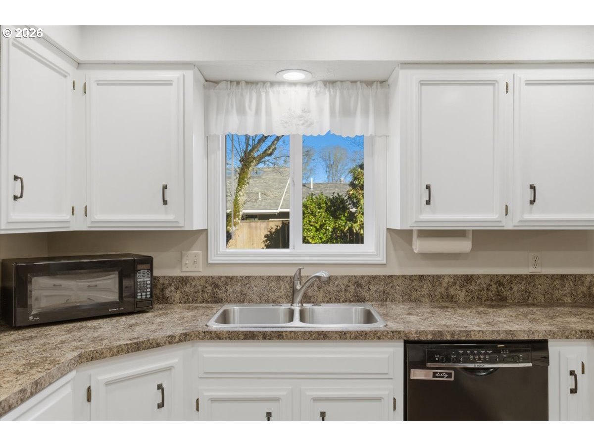 1923 Riting Court Southeast Salem, OR 97302 - Photo 12 of 34