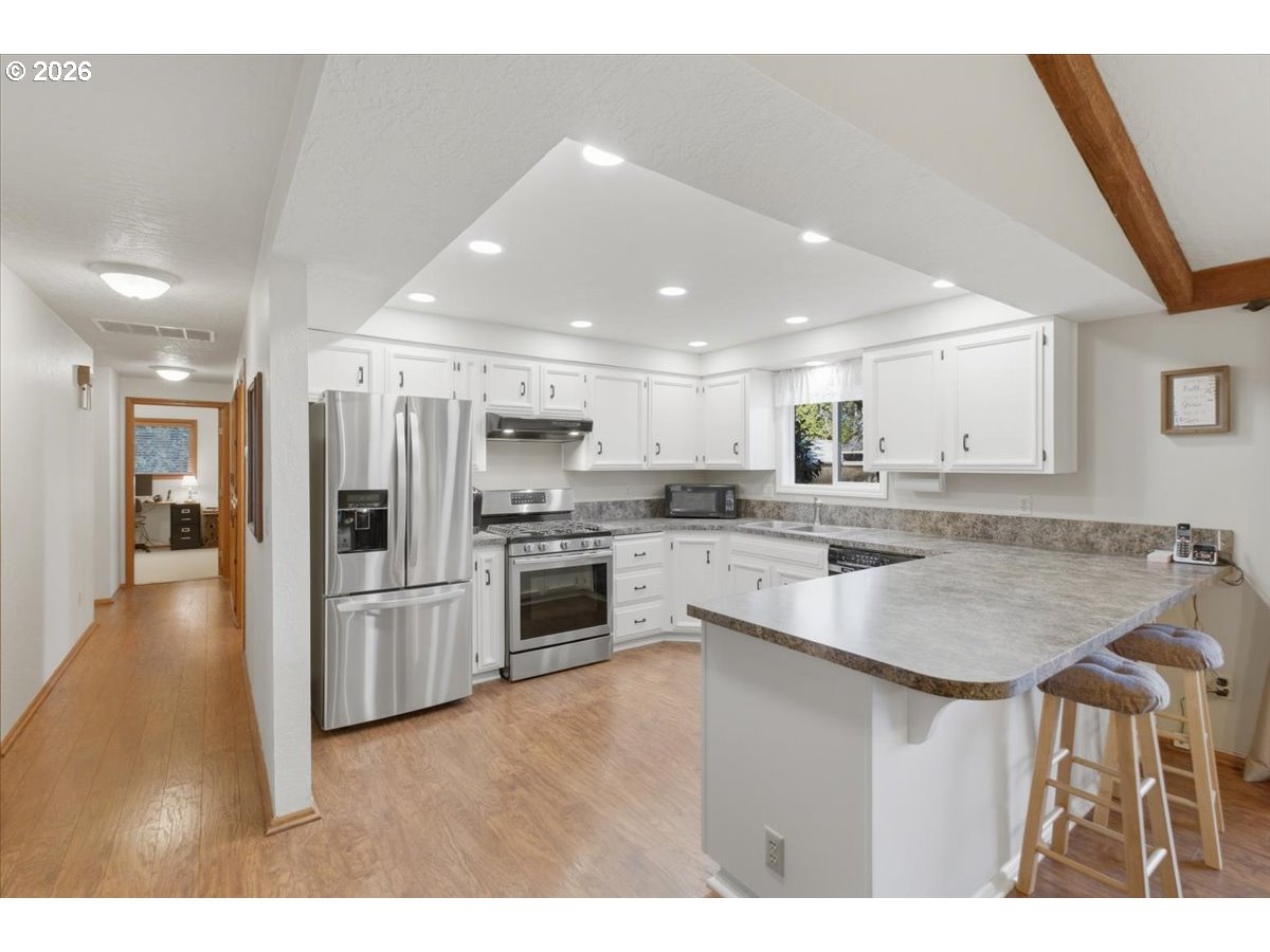 1923 Riting Court Southeast Salem, OR 97302 - Photo 9 of 34