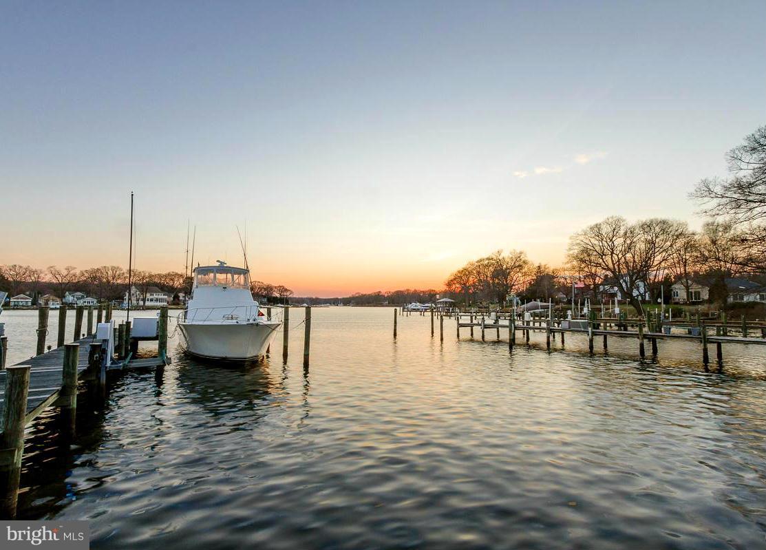 1931 Locust Road Pasadena, MD 21122 - Photo 9 of 30 Deep Water Boat Slips