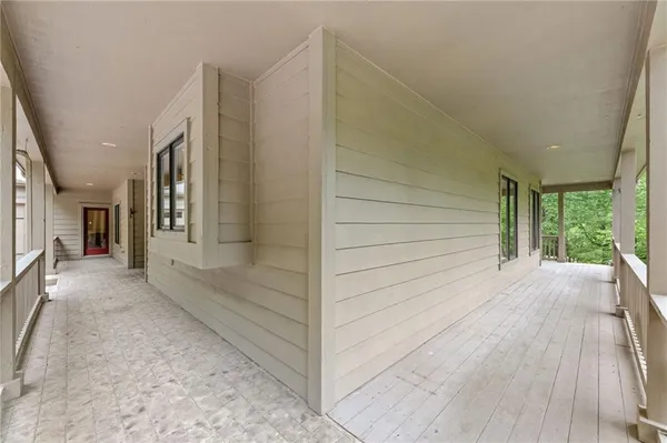 $995,000 | 1152 North 1100th Road, Lawrence, KS 66047