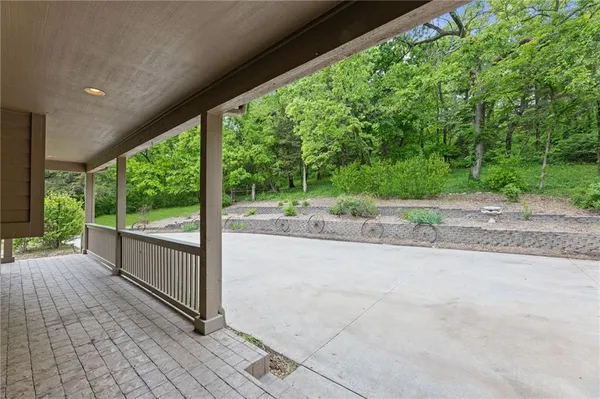$995,000 | 1152 North 1100th Road, Lawrence, KS 66047
