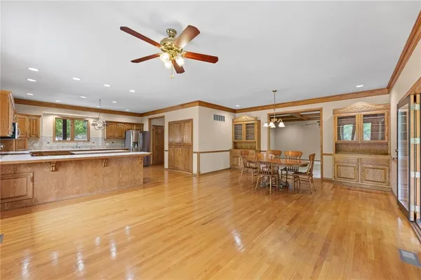$995,000 | 1152 North 1100th Road, Lawrence, KS 66047