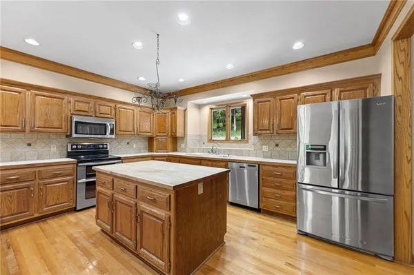 $995,000 | 1152 North 1100th Road, Lawrence, KS 66047