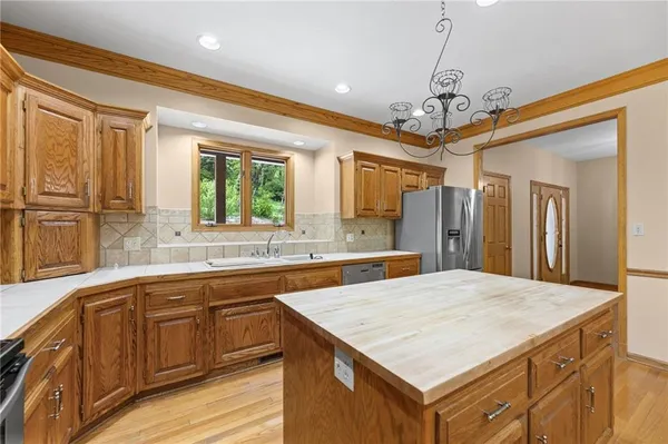 $995,000 | 1152 North 1100th Road, Lawrence, KS 66047