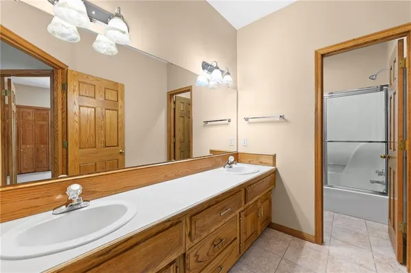 $995,000 | 1152 North 1100th Road, Lawrence, KS 66047