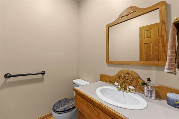 $995,000 | 1152 North 1100th Road, Lawrence, KS 66047