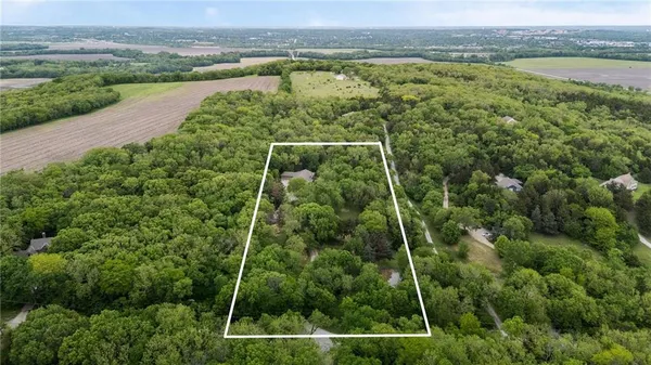 $995,000 | 1152 North 1100th Road, Lawrence, KS 66047