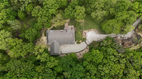 $995,000 | 1152 North 1100th Road, Lawrence, KS 66047