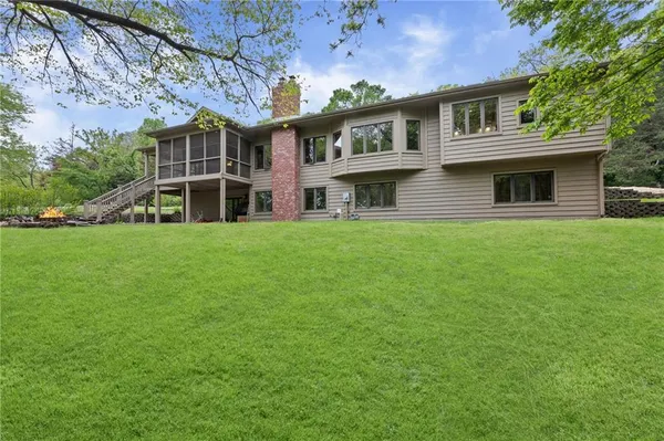 $995,000 | 1152 North 1100th Road, Lawrence, KS 66047