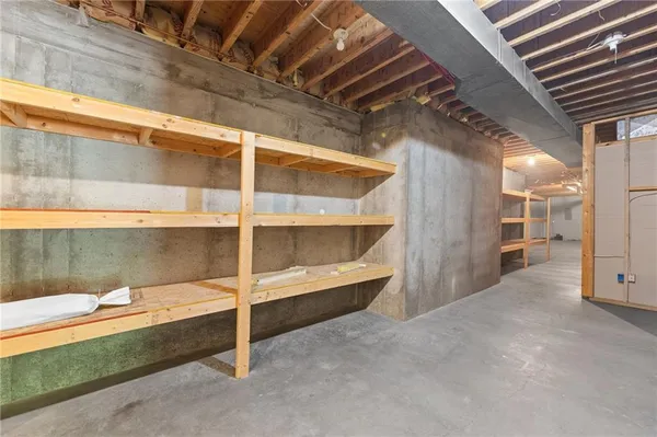 $995,000 | 1152 North 1100th Road, Lawrence, KS 66047