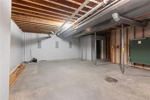 $995,000 | 1152 North 1100th Road, Lawrence, KS 66047