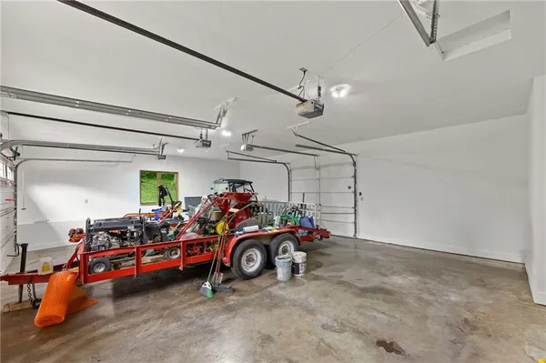 $995,000 | 1152 North 1100th Road, Lawrence, KS 66047