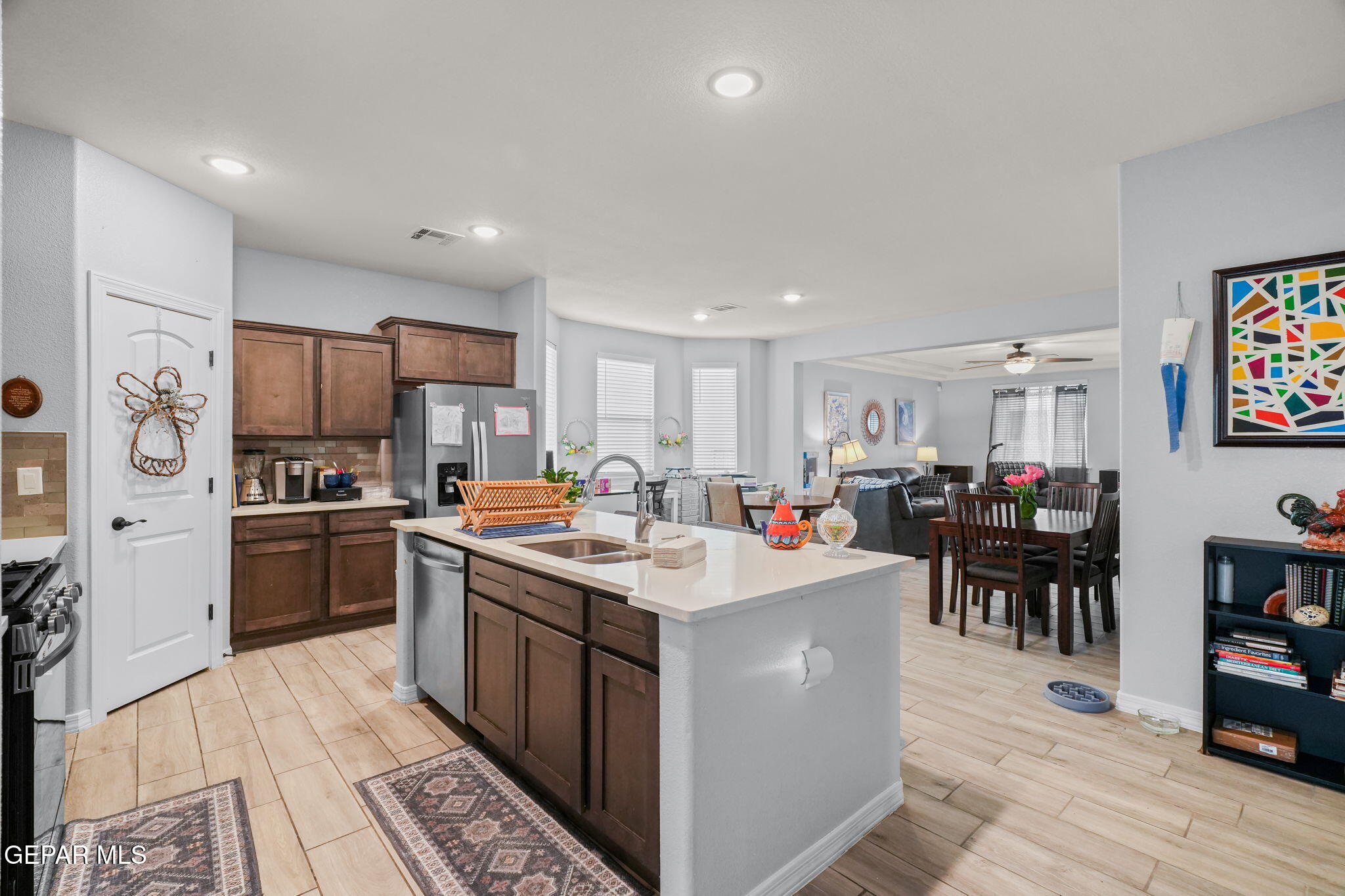 517 Issa Circle El Paso, TX 79932 - Photo 11 of 39 517 Issa Cir-11