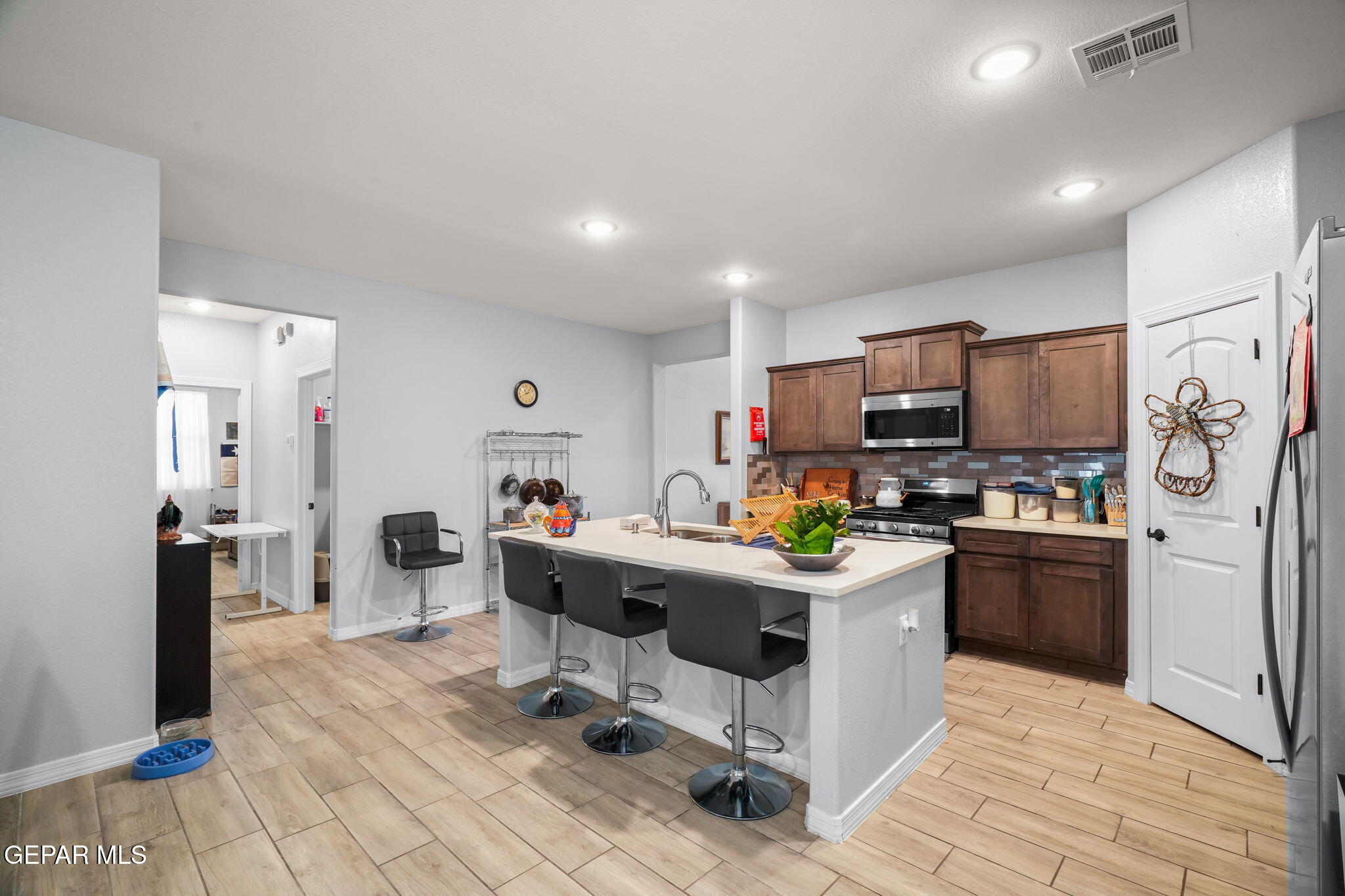 517 Issa Circle El Paso, TX 79932 - Photo 13 of 39 517 Issa Cir-13