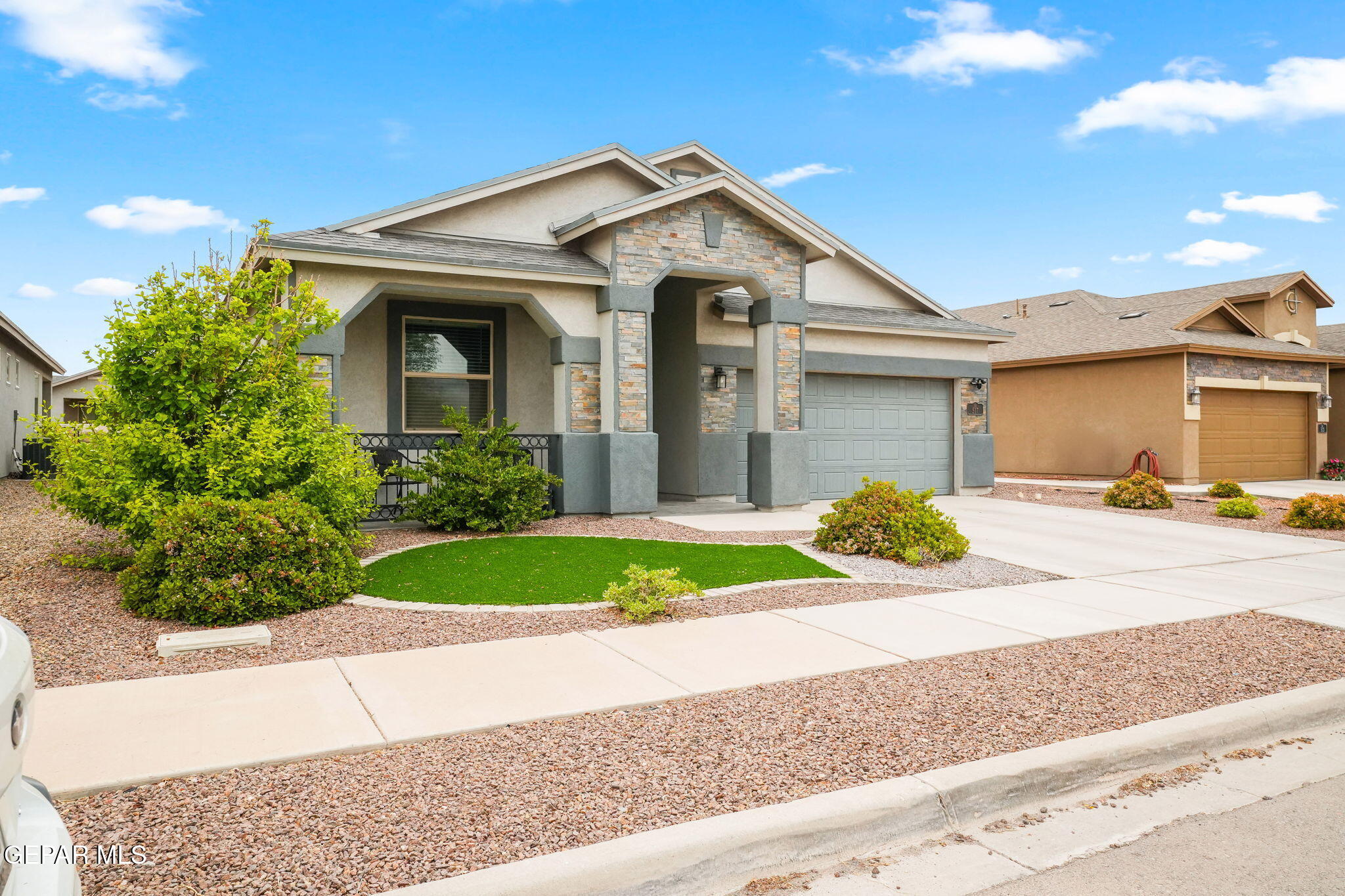 517 Issa Circle El Paso, TX 79932 - Photo 2 of 39 517 Issa Cir-2