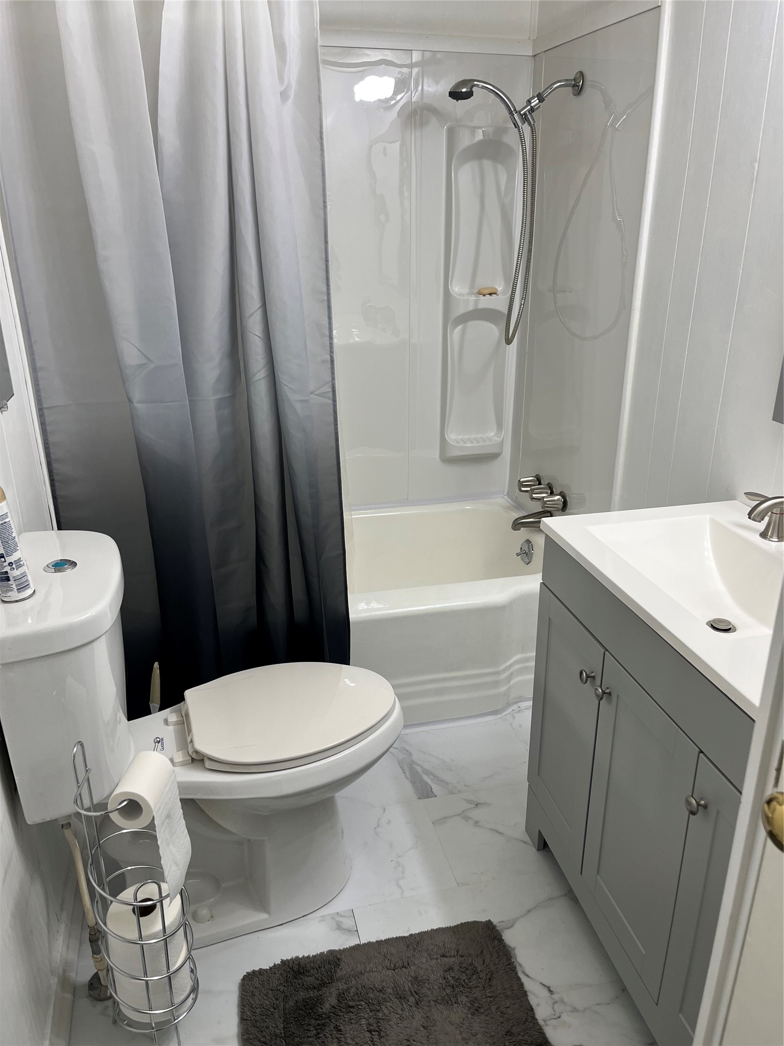 29 Thomas Lake Road Huntsville, TX 77320 - Photo 32 of 43 a bathroom with a sink toilet and shower