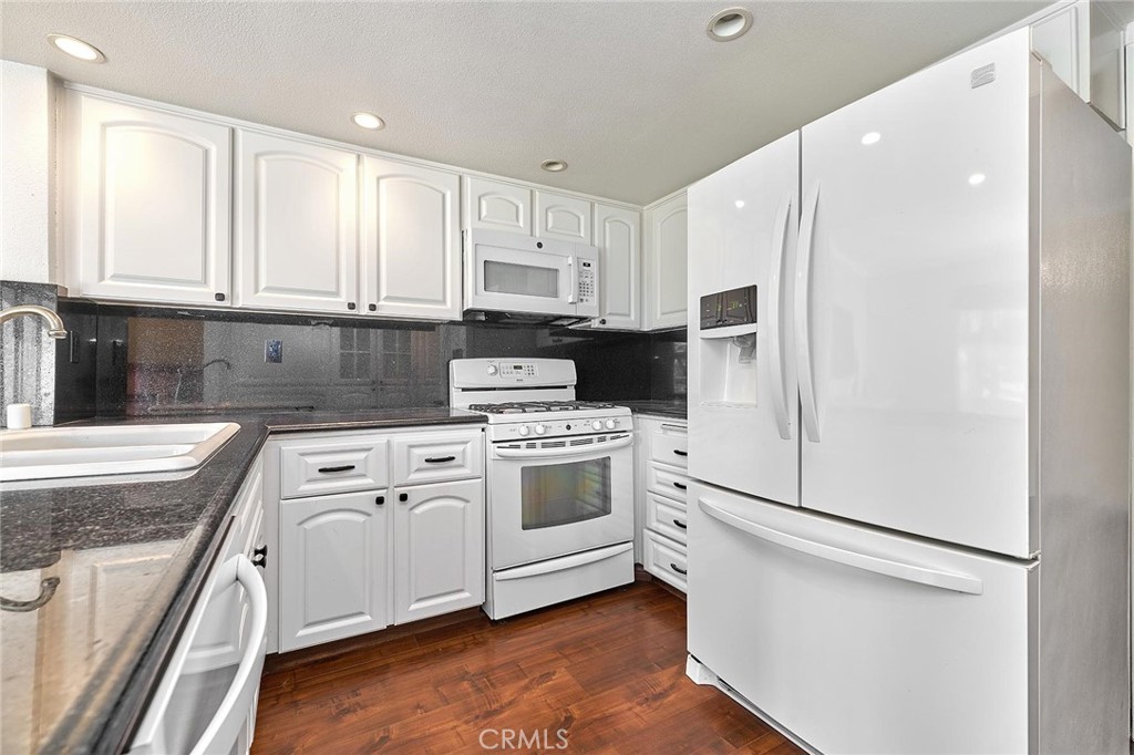 19225 Index Street, Unit 2 Porter Ranch, CA 91326 - Photo 15 of 32