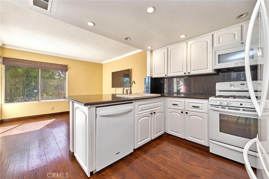 19225 Index Street, Unit 2 Porter Ranch, CA 91326 - Photo 16 of 32