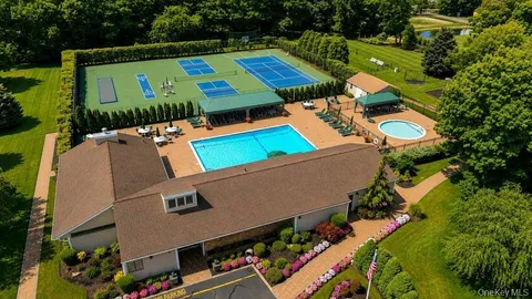 $599,000 | 91 Hidden Ponds Circle, Smithtown, NY 11787