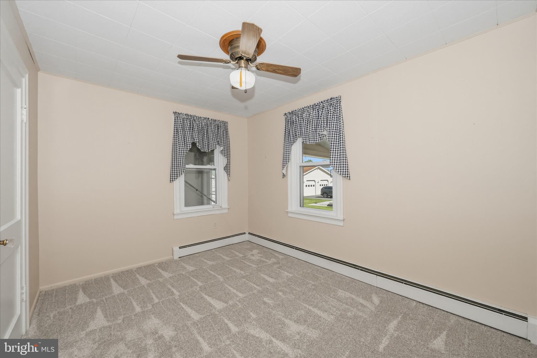 11205 Hessong Bridge Road Thurmont, MD 21788 - Photo 23 of 69 a view of an empty room with a window