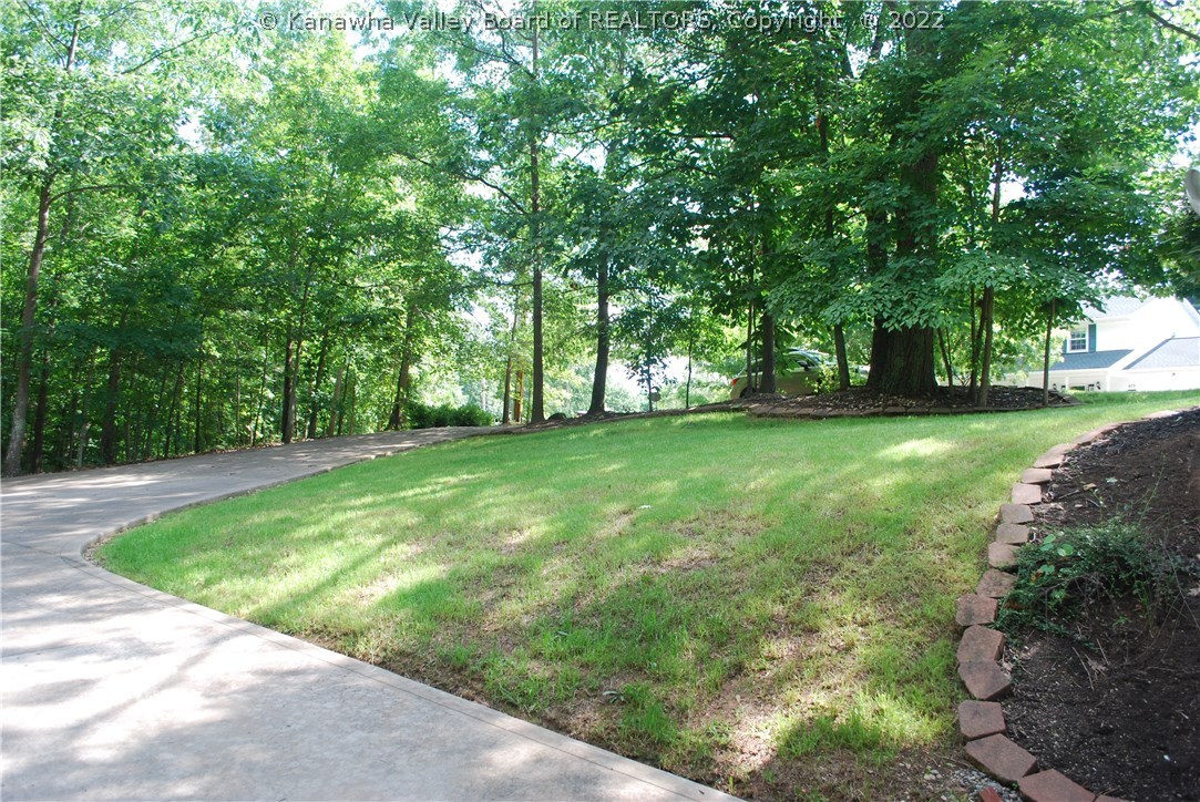 520 Poplar Heights Road Point Pleasant, WV 25550 - Photo 25 of 29 Driveway