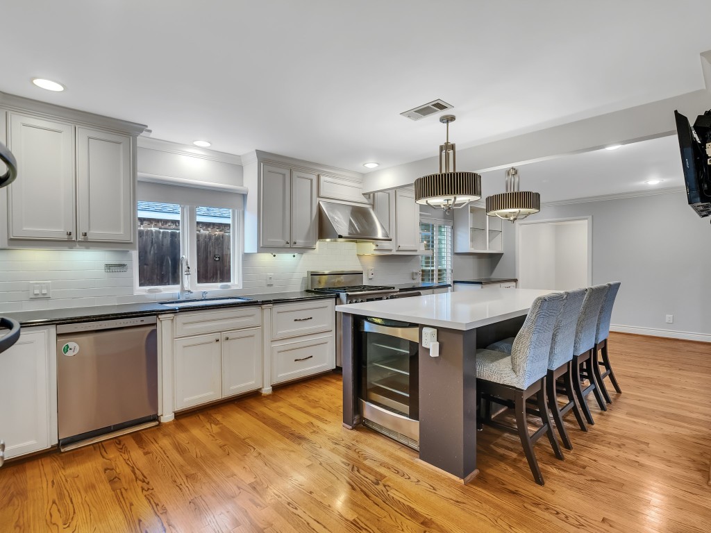 12307 Rip Van Winkle Drive Houston, TX 77024 - Photo 11 of 49 kitchen