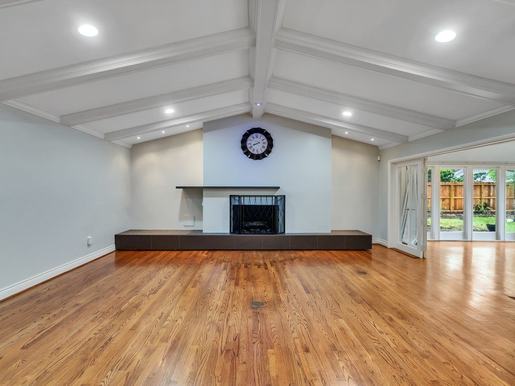 12307 Rip Van Winkle Drive Houston, TX 77024 - Photo 18 of 49 Living room