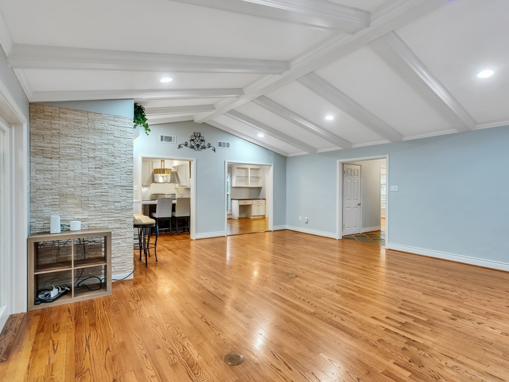 12307 Rip Van Winkle Drive Houston, TX 77024 - Photo 20 of 49 Living room