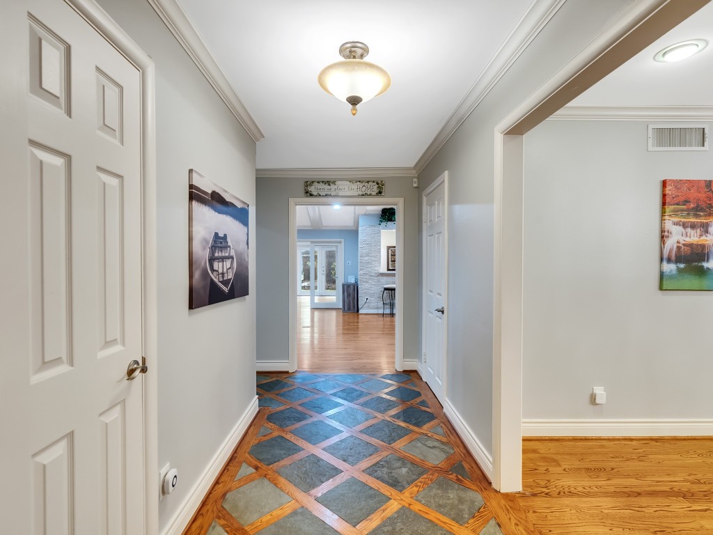 12307 Rip Van Winkle Drive Houston, TX 77024 - Photo 3 of 49 Front door entry hallway