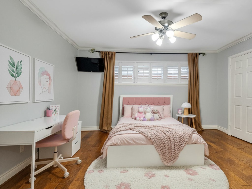 12307 Rip Van Winkle Drive Houston, TX 77024 - Photo 38 of 49 Virtual stage - Secondary bedroom