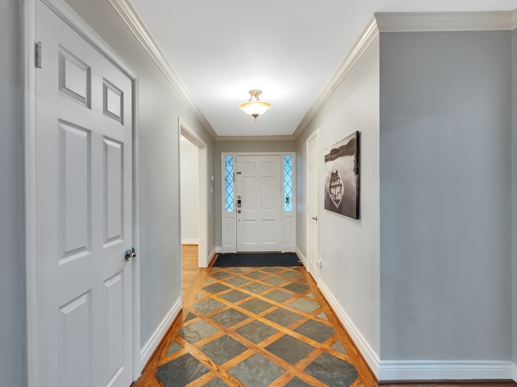 12307 Rip Van Winkle Drive Houston, TX 77024 - Photo 4 of 49 Front door entry hallway