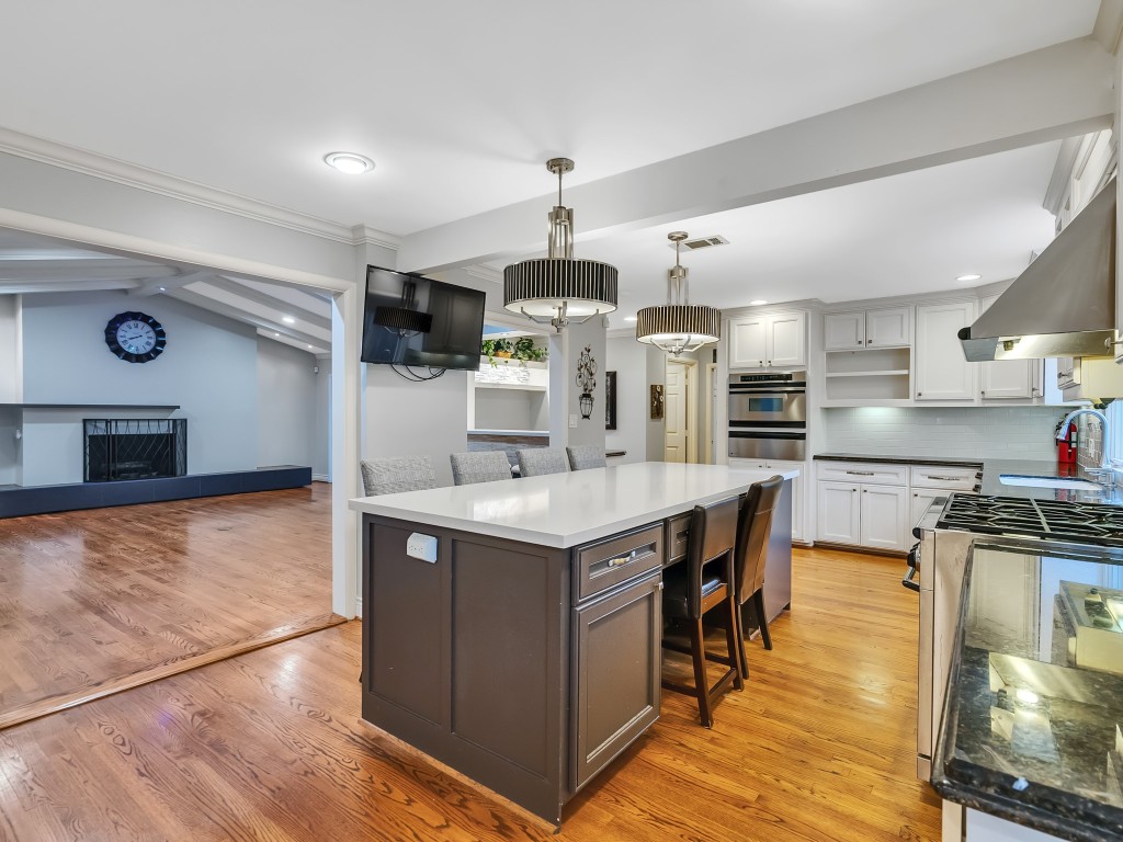 12307 Rip Van Winkle Drive Houston, TX 77024 - Photo 10 of 49 kitchen