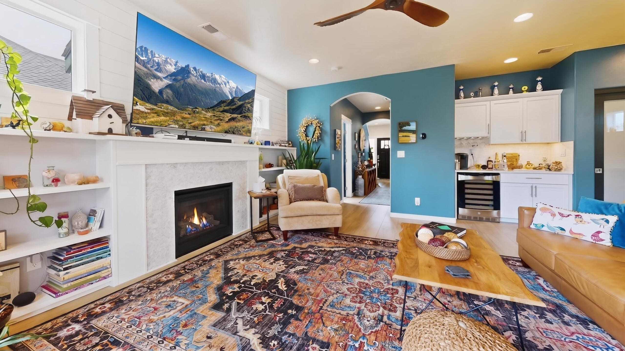 61398 Southeast Matthew Street Bend, OR 97702 - Photo 13 of 38 Living room
