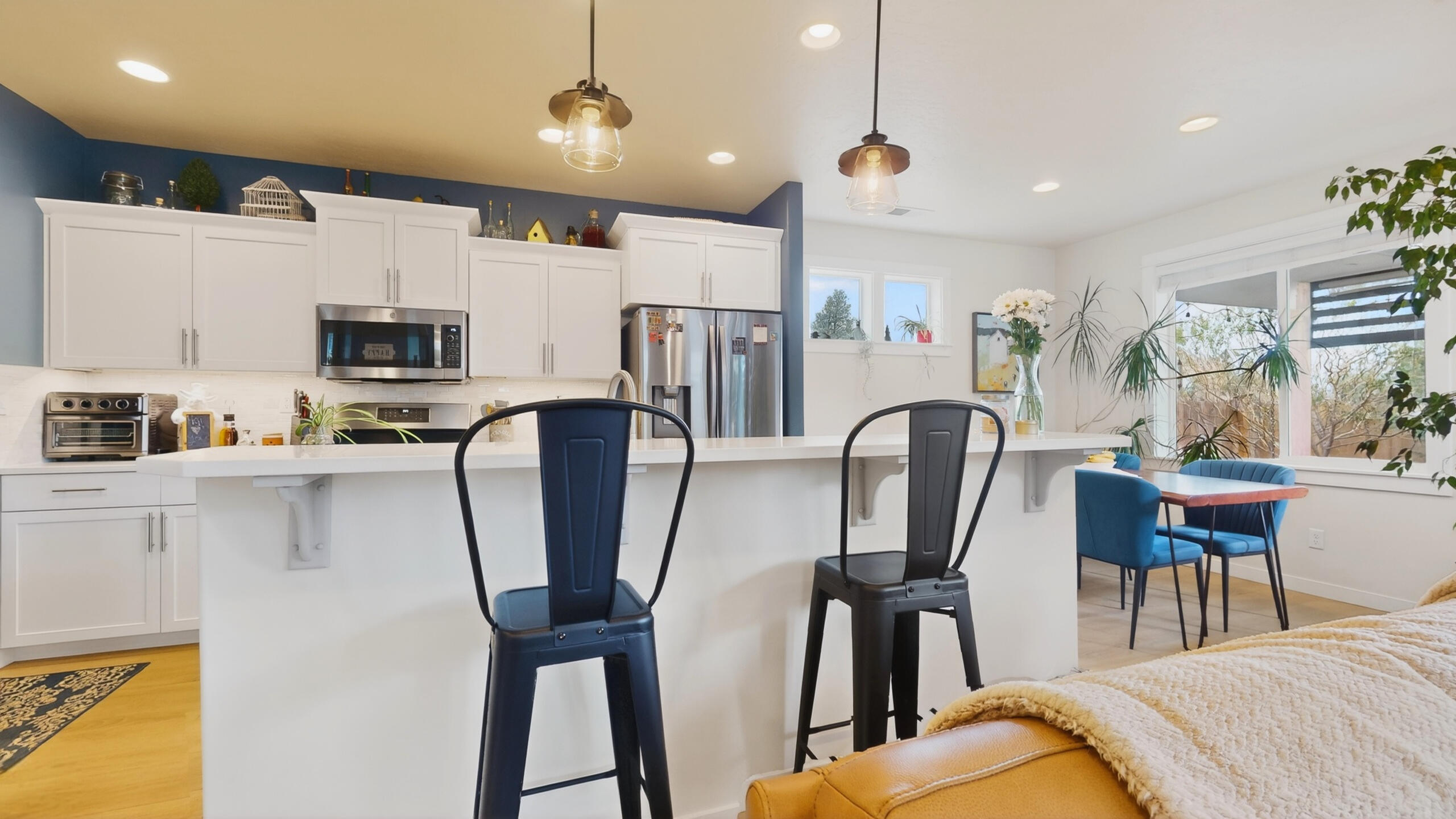 61398 Southeast Matthew Street Bend, OR 97702 - Photo 16 of 38 Kitchen