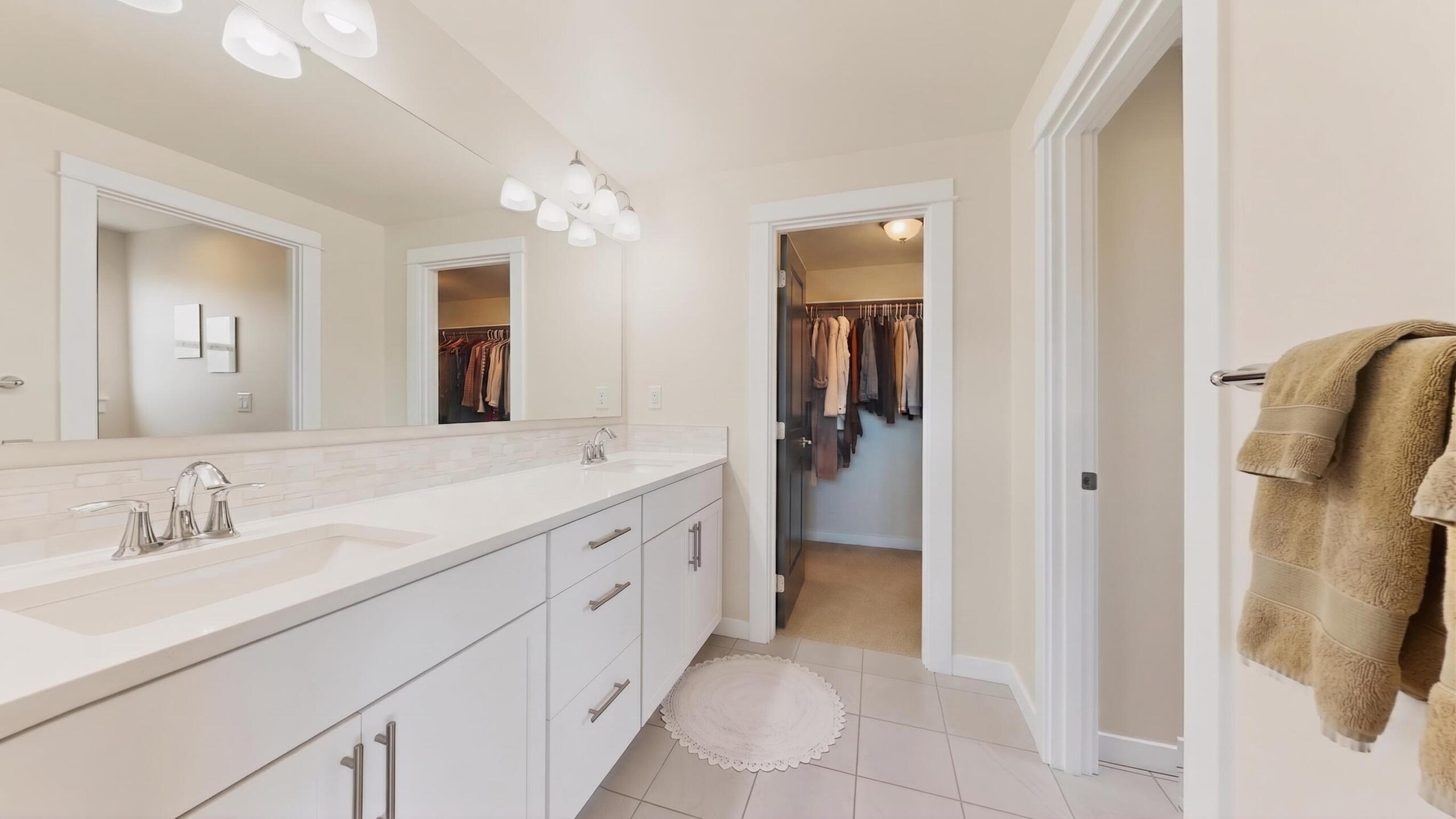 61398 Southeast Matthew Street Bend, OR 97702 - Photo 26 of 38 Primary bathroom