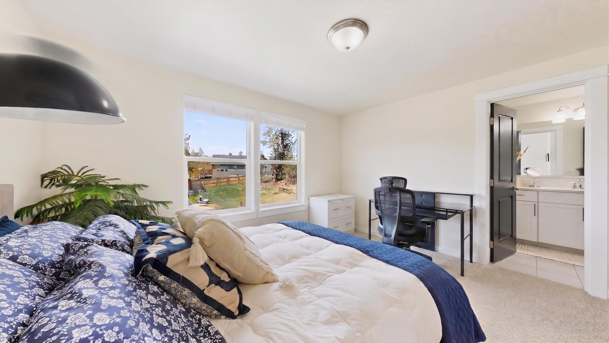 61398 Southeast Matthew Street Bend, OR 97702 - Photo 32 of 38 Guest room 2