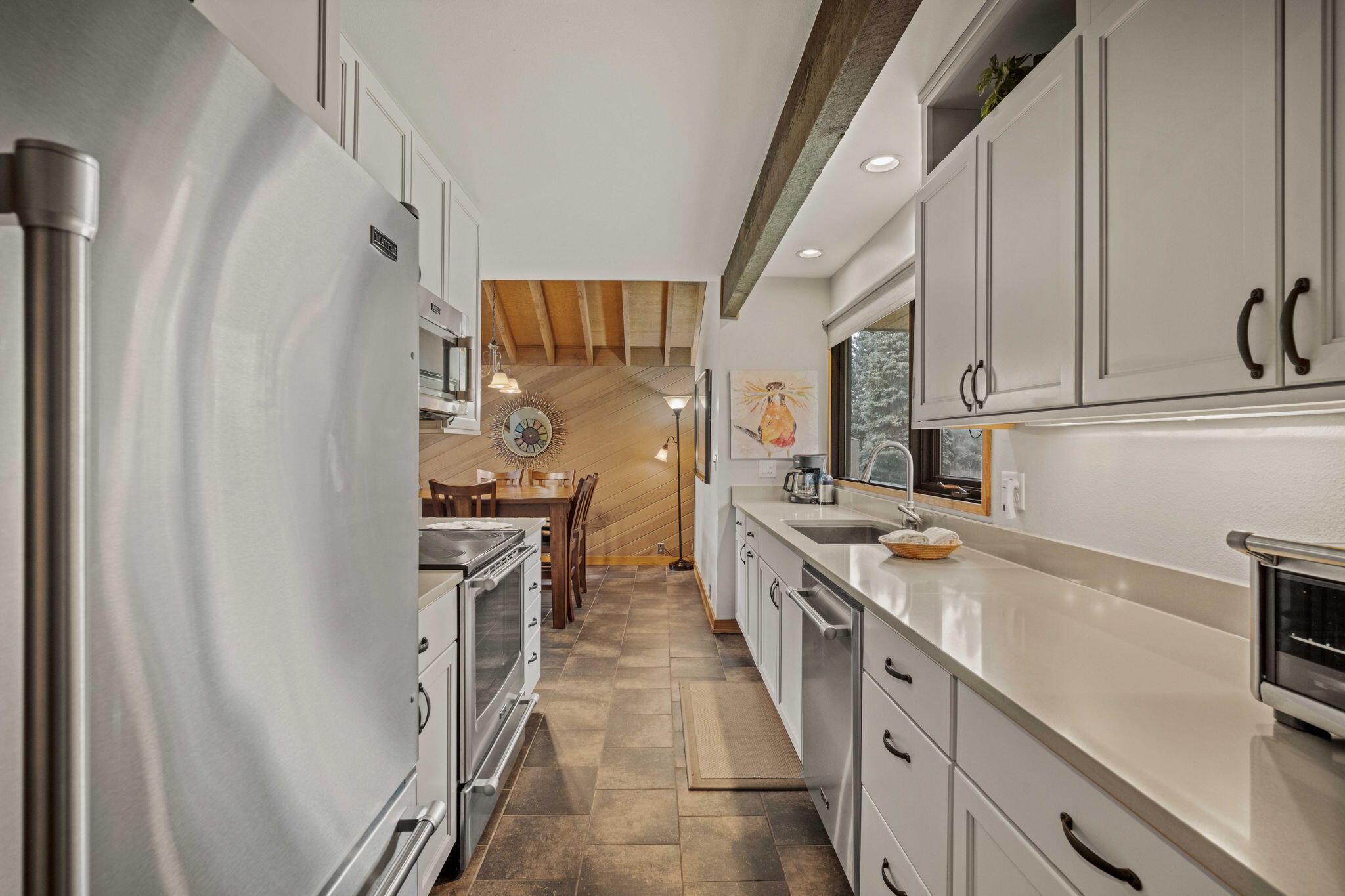 57231 Island Road, Unit 31 Sunriver, OR 97707 - Photo 16 of 32 16-web-or-mls-31 Meadow House-16 - Copy