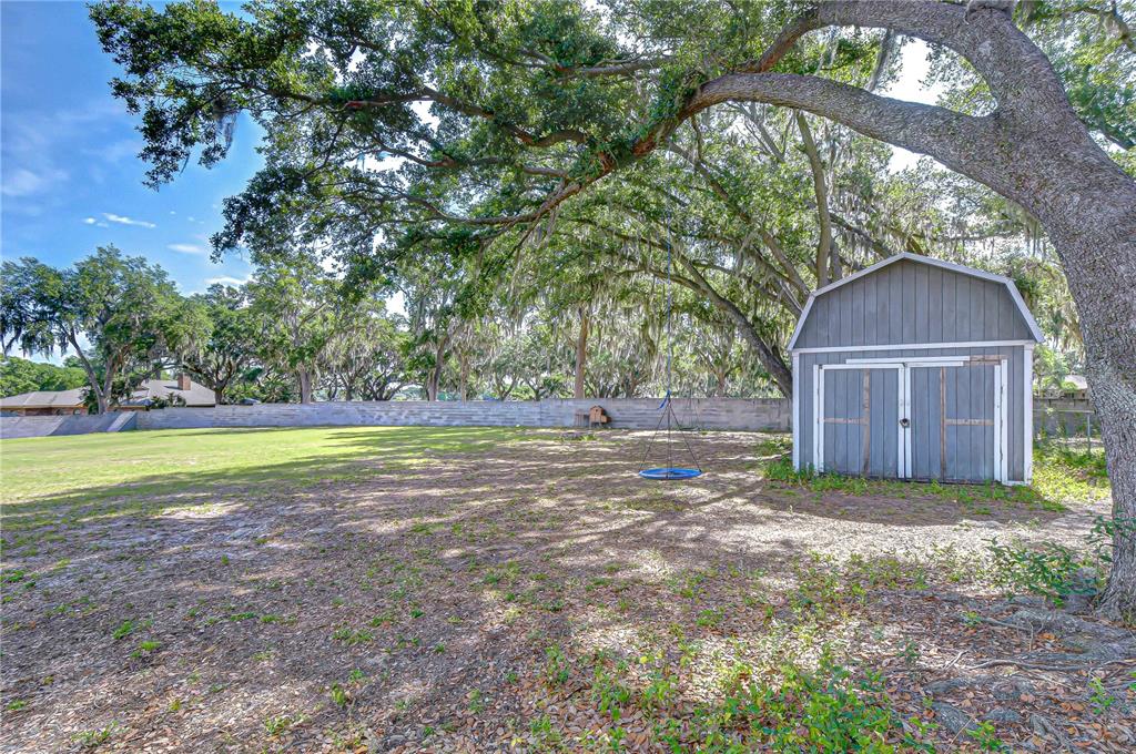 1419 Seffner Valrico Road Valrico, FL 33594 - Photo 29 of 32