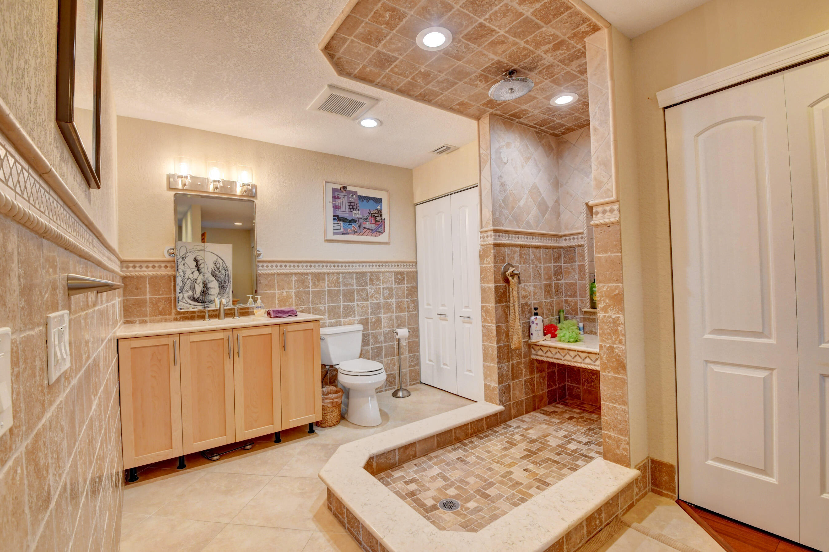 854 Normandy Trail Delray Beach, FL 33484 - Photo 11 of 20 Bathroom