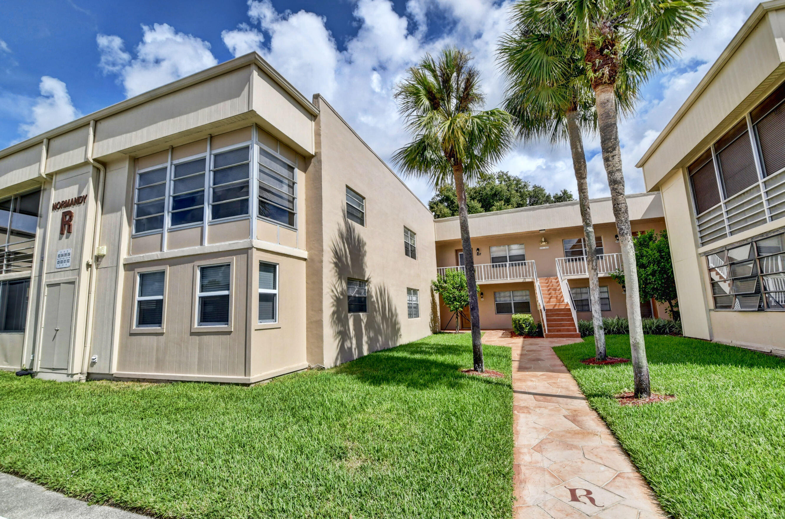 854 Normandy Trail Delray Beach, FL 33484 - Photo 15 of 20 Building