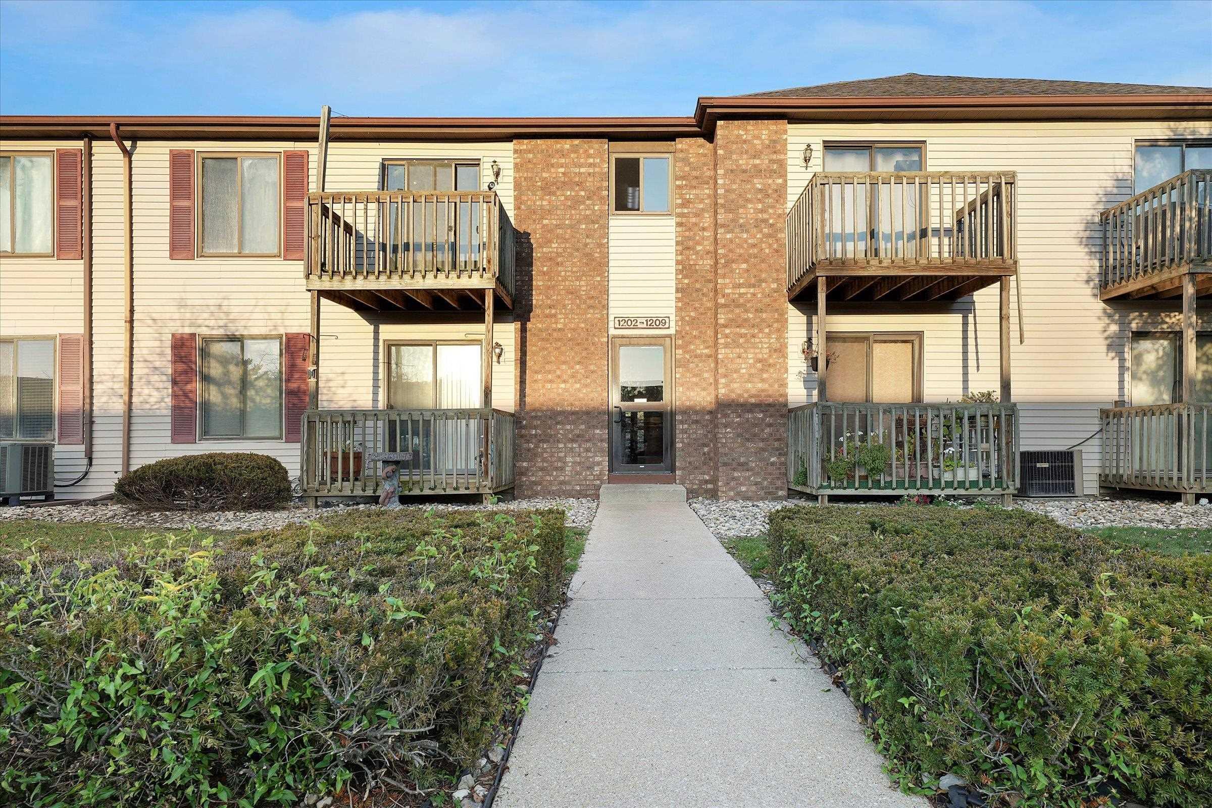 1205 Clarinet Boulevard East, Unit E Elkhart, IN 46516 - Photo 1 of 19