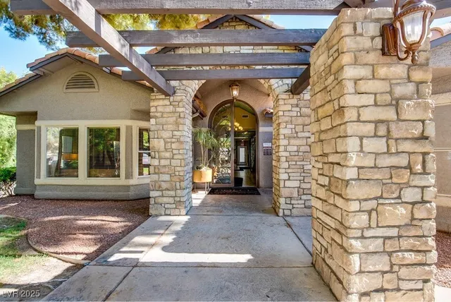 $1,145 | 2750 South Durango Drive, Unit 2148, Las Vegas, NV 89117