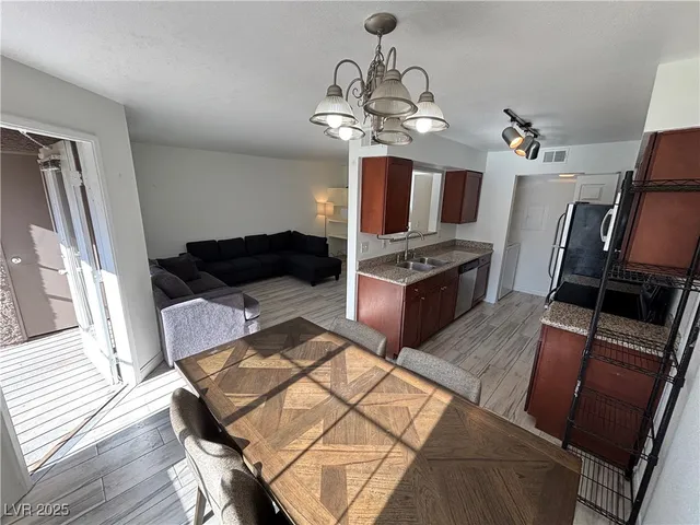 $1,145 | 2750 South Durango Drive, Unit 2148, Las Vegas, NV 89117